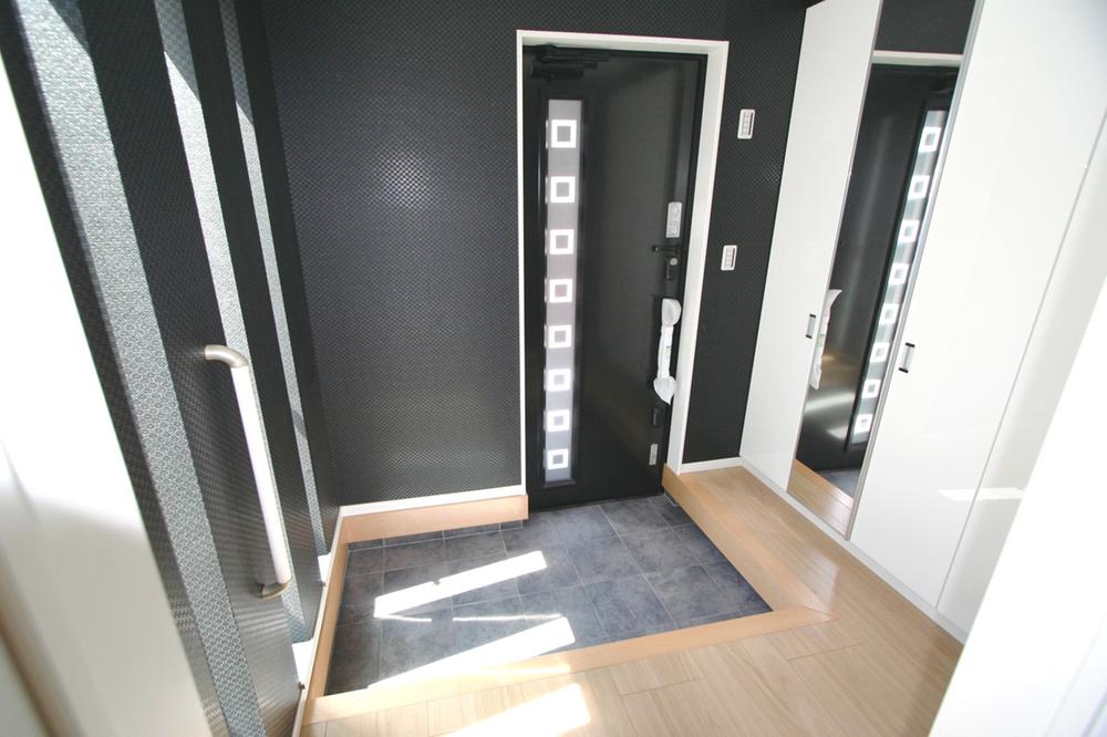 Same specifications photos (Other introspection). Same specifications