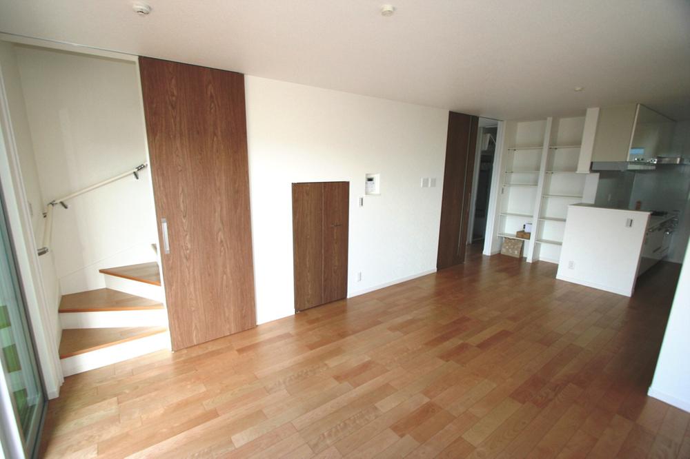 Same specifications photos (living). Same specifications