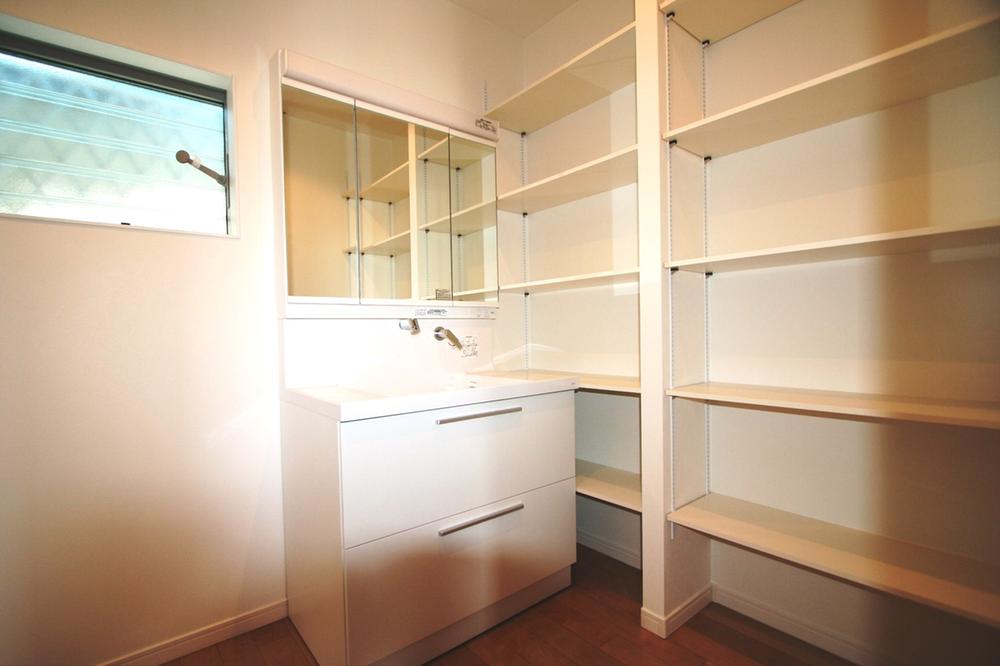 Same specifications photos (Other introspection). Same specifications