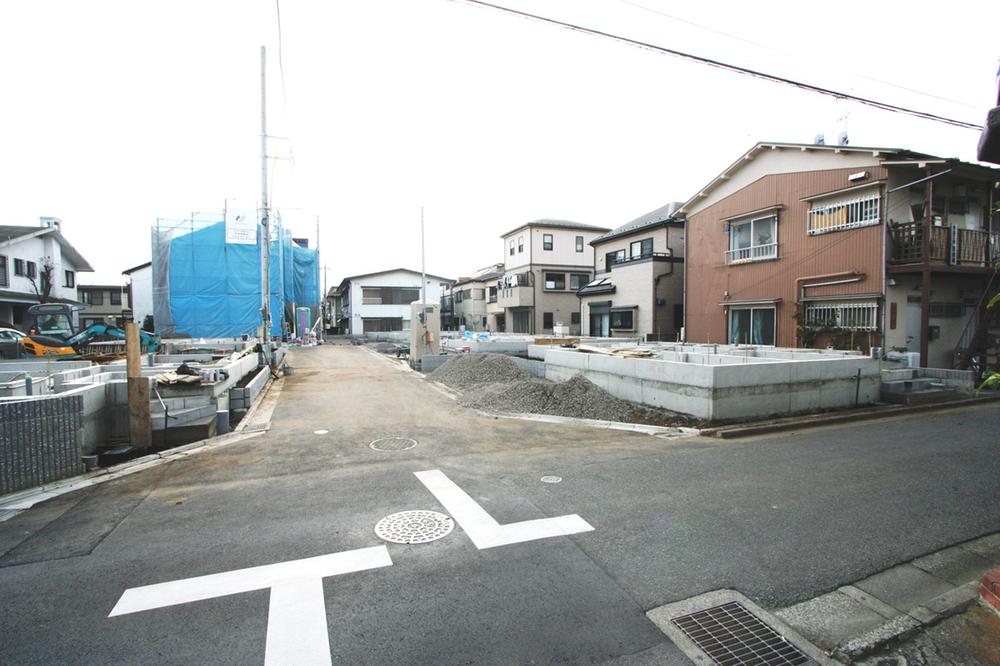 Local photos, including front road. Local (12 May 2013) Shooting