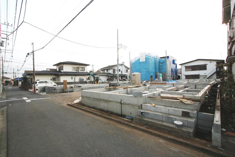 Local appearance photo. Local (12 May 2013) Shooting