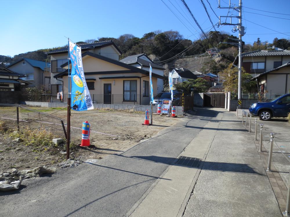 Local photos, including front road. Local (April 2013) Shooting