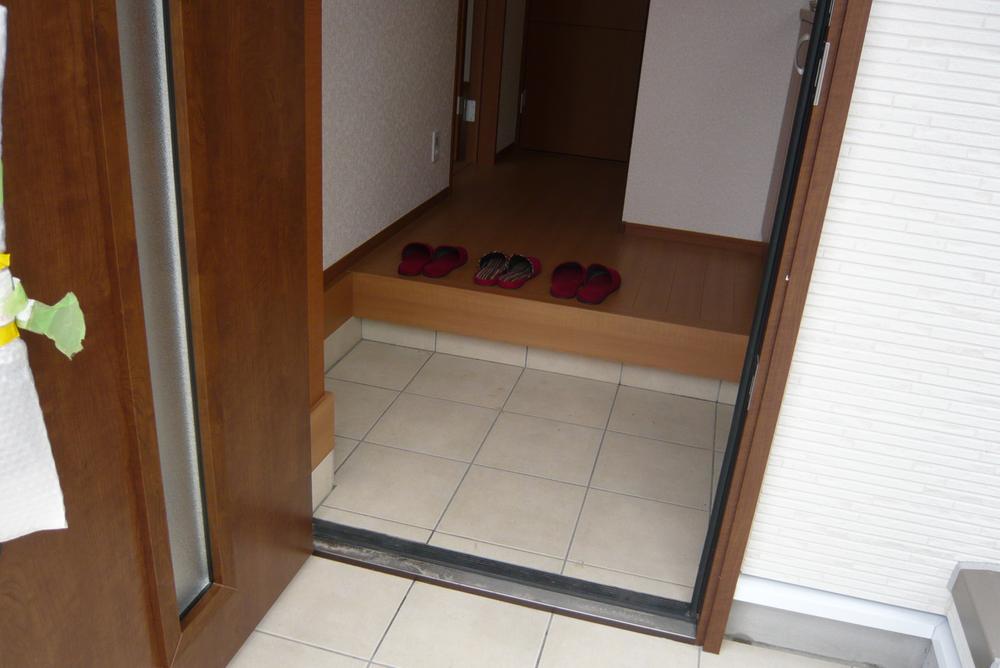 Entrance. Local (10 May 2013) Shooting