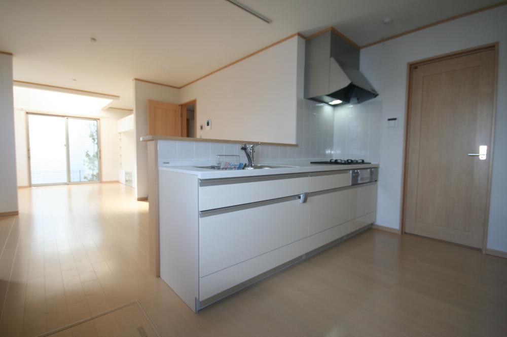 Same specifications photo (kitchen)