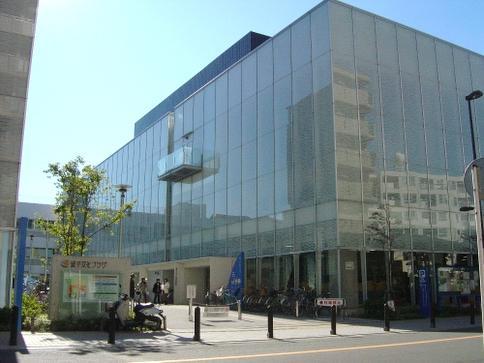 library. Zushi Culture Plaza, In addition to an indoor pool of the library, There is a large and small hall. 