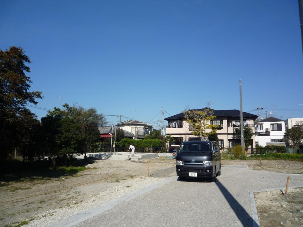 Local photos, including front road. Local (11 May 2013) Shooting