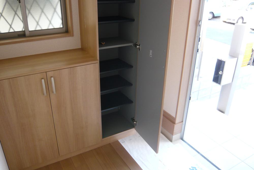 Entrance. 2 Building site (October 2013) Shooting