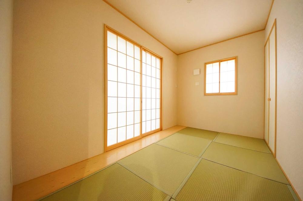 Non-living room. Indoor (July 2013) Shooting, The first floor Japanese-style room of relaxation of space.