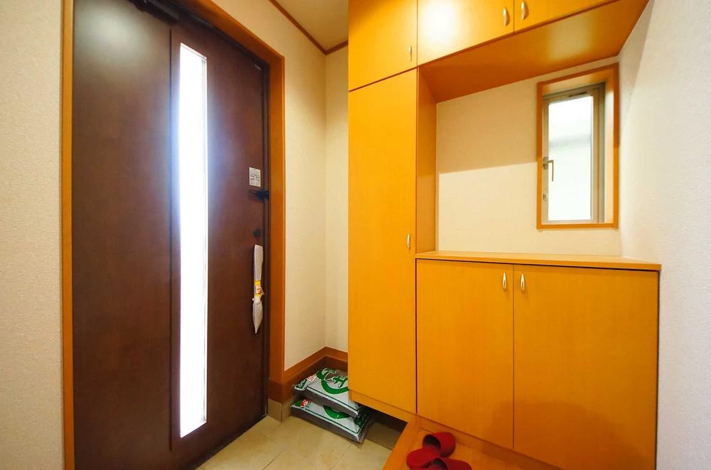 Other introspection. Indoor (July 2013) Shooting, Bright entrance to take the lighting.