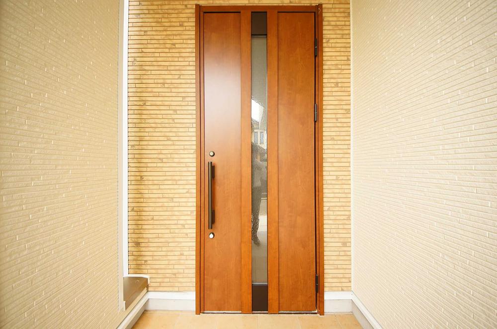 Entrance. Local (July 2013) Shooting, It is the entrance door of the calm feeling.