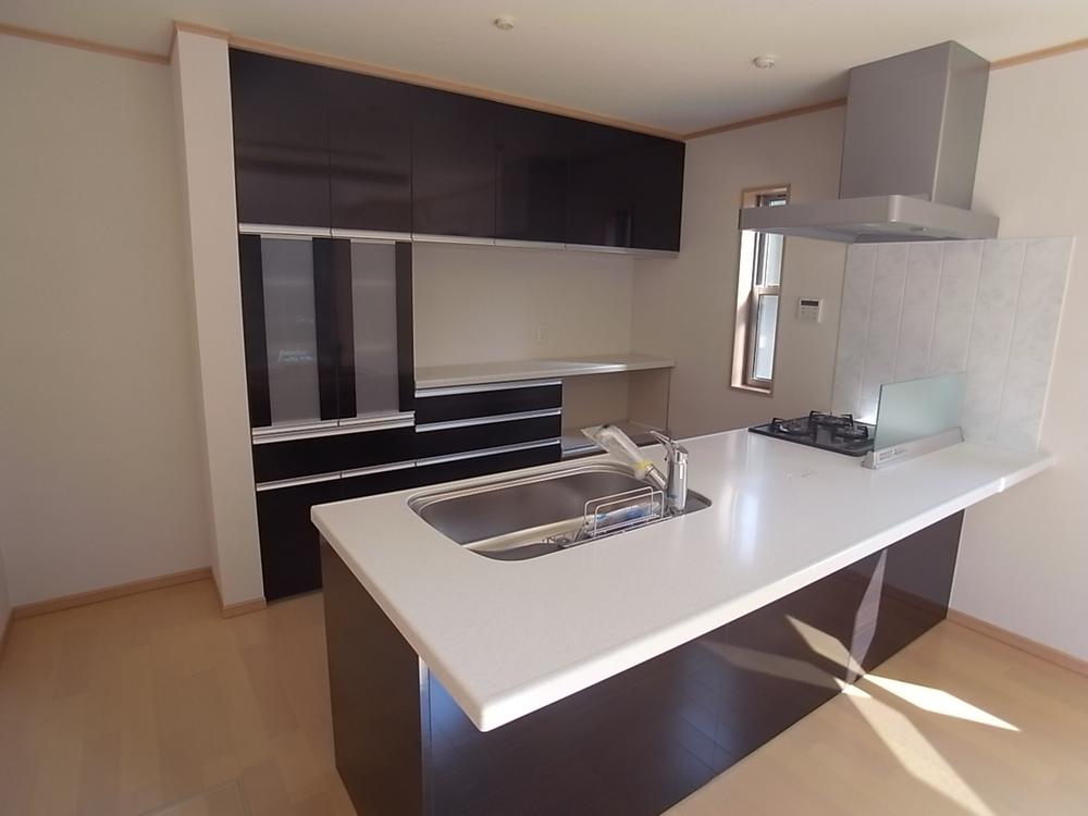 Same specifications photo (kitchen). Please behave your pride of home cooking in a certain airy kitchen! Storage is also very convenient with. 