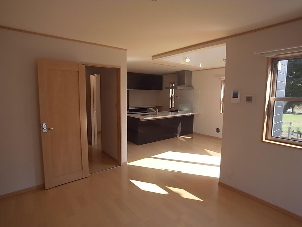 Same specifications photos (living). Easy-to-use and spacious living room boasts. 