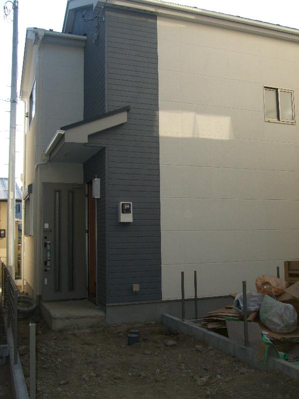 Local appearance photo. Was building completed.