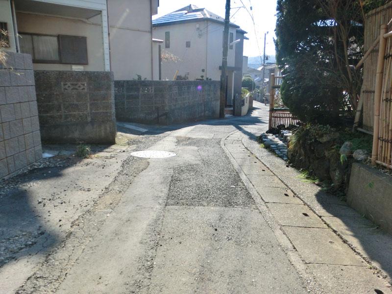 Local photos, including front road. Frontal road