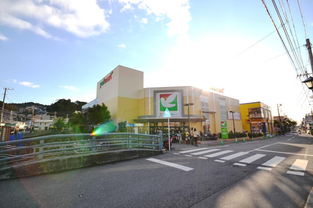 Supermarket. York Mart 1200m to the east, Zushi shop