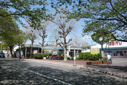 Supermarket. 112m until Seiyu Zushi Highland store