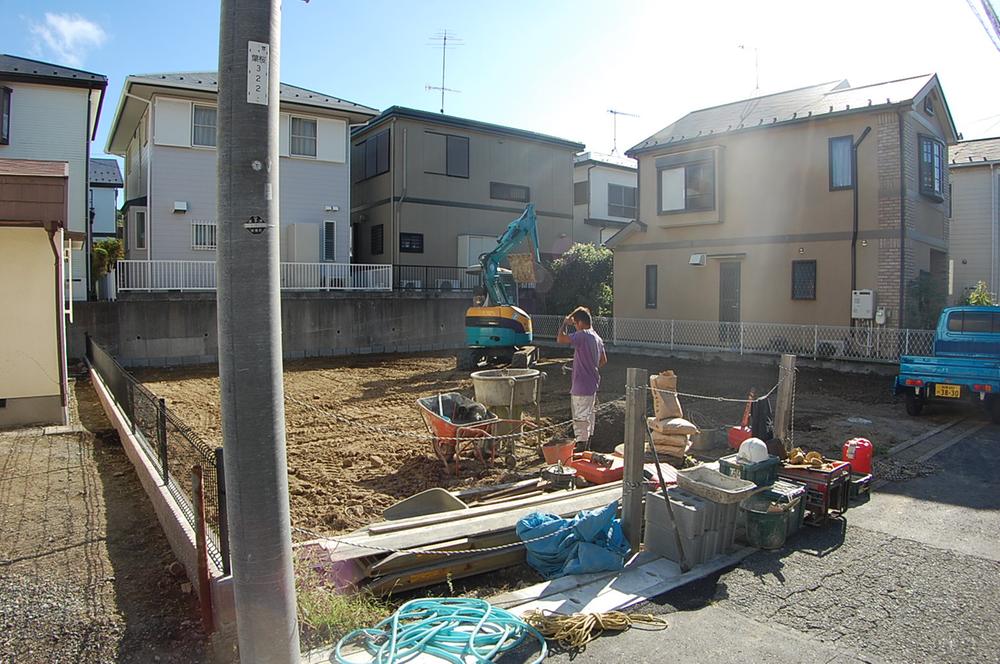 Local photos, including front road. Local (10 May 2013) Shooting