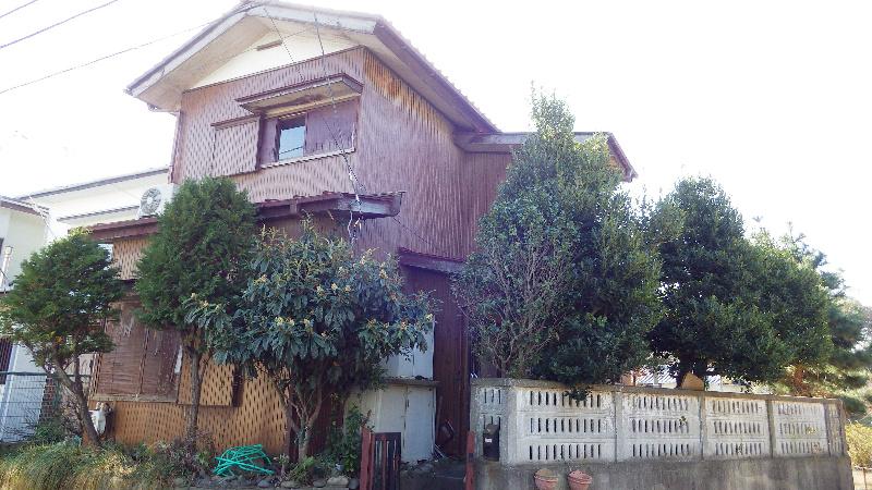 Local land photo. Is a corner lot of open-minded terraced!