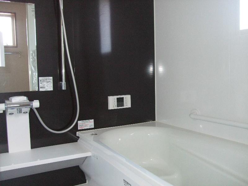 Bathroom. It is a bathroom photo of Hitotsubo type. 