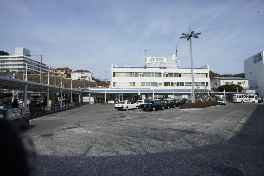 station. Zushi 800m to the Train Station