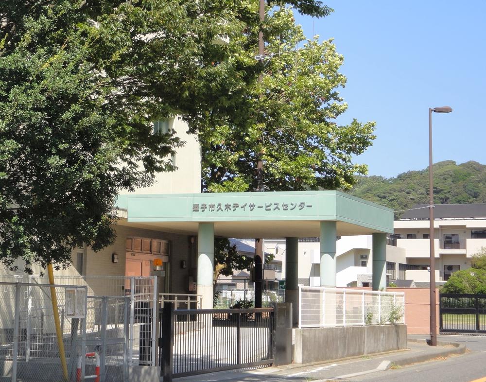 Streets around. Zushi Hisaki is a bright location, surrounded by 600m school until the day service center