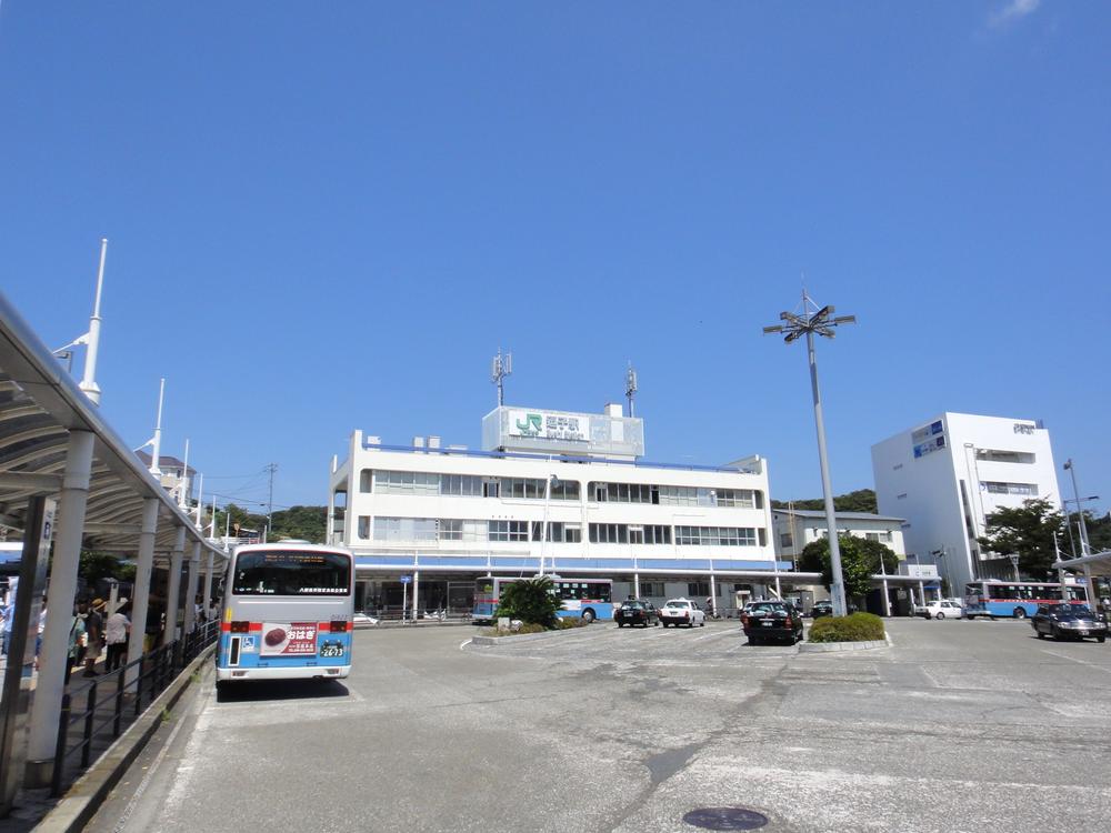 station. You can commute to sit because JR Zushi of 700m station of origin to the Train Station!