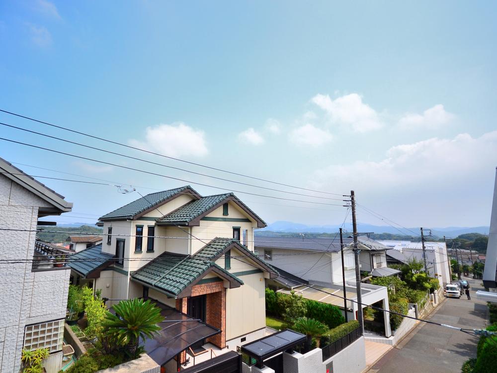 View photos from the dwelling unit. View from the site (August 2013) Shooting