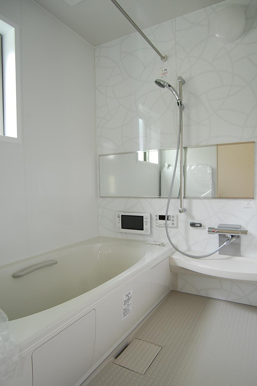 Bathroom. Tub relaxing afield.