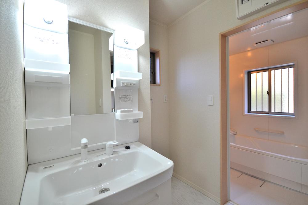 Same specifications photos (Other introspection). Same specifications