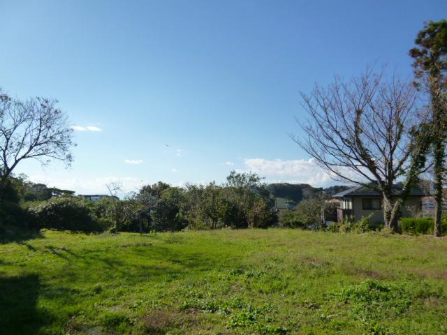Local land photo. For the corner lot and terraced, Sense of openness is good.