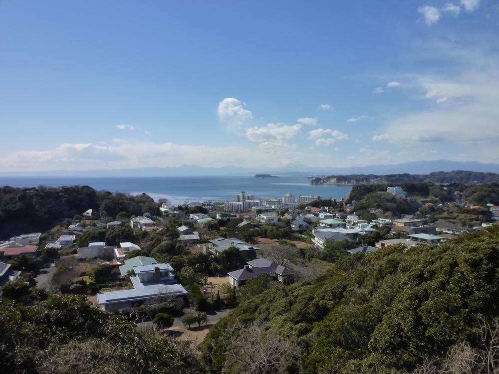 park. 550m Zushi Marina over view is great to show off mountain park. Come walk course.