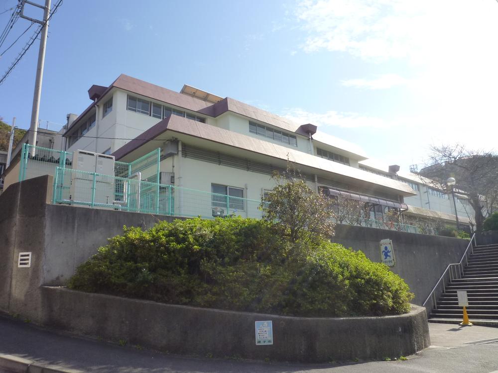 Primary school. It is immediately location can walk 200m elementary school to kotsubo elementary school.