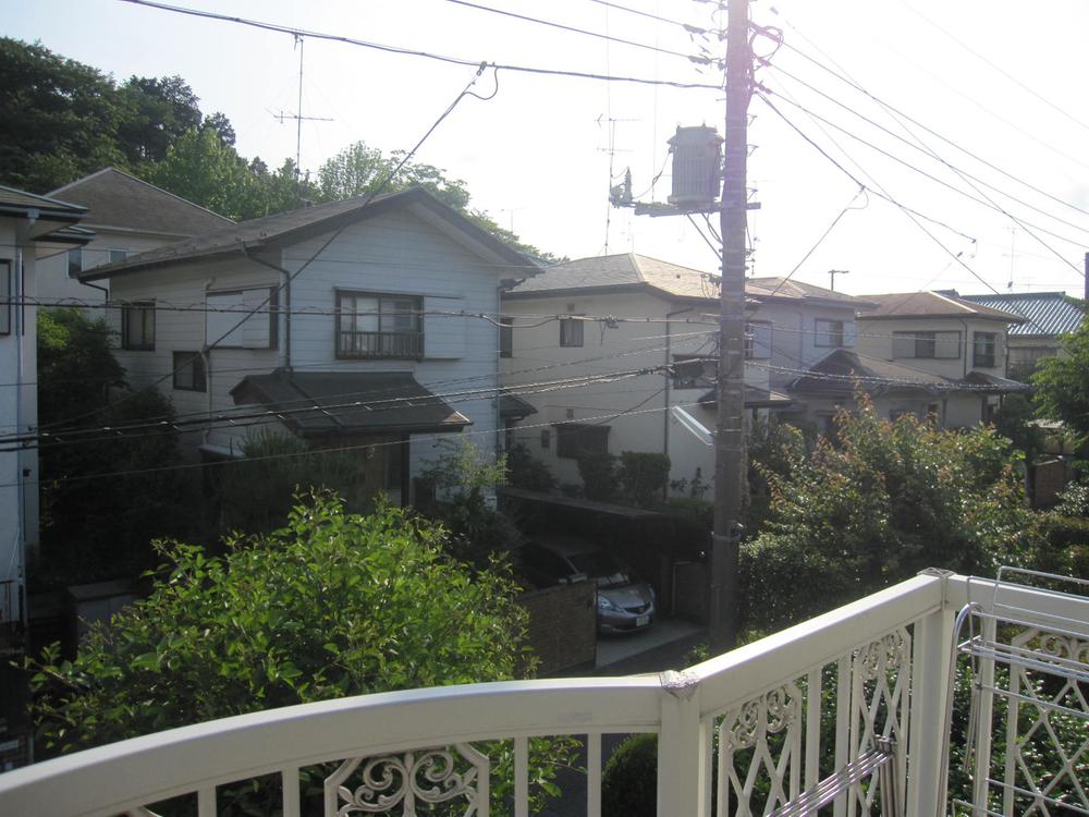 View photos from the local. Second floor view of the current state building. On the second floor of the south-west-facing, It contains plenty of sunshine.
