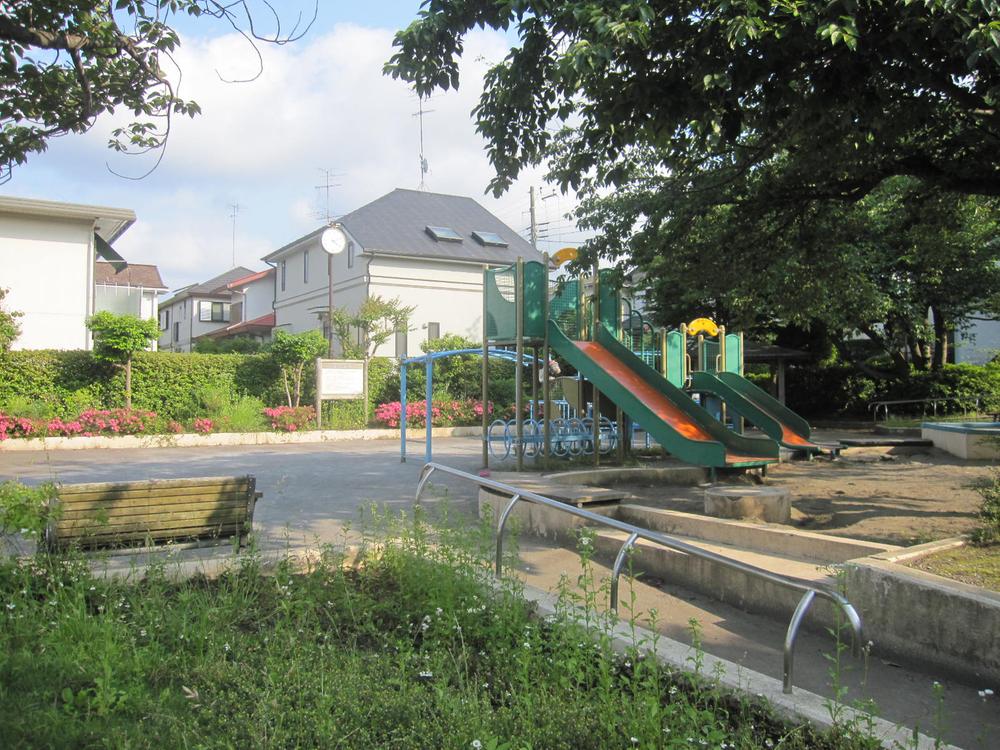 park. 20m to Green Hill Sand Park