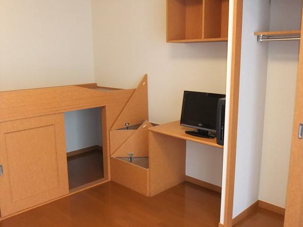 Living and room. The first floor of the living room is the flooring ☆