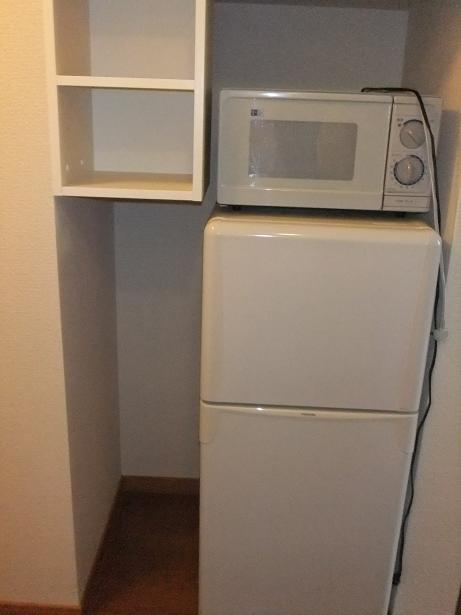 Other Equipment. There is also a refrigerator and microwave oven ☆