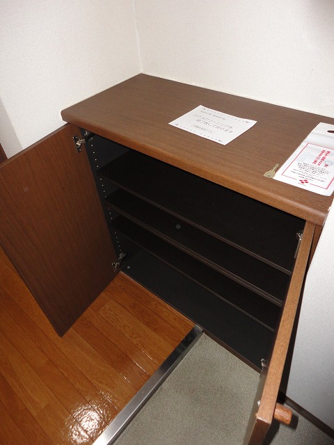 Receipt. There is also a neat cupboard ☆