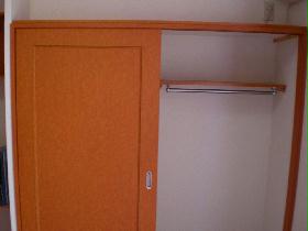 Receipt. closet Wide enough clothes storage