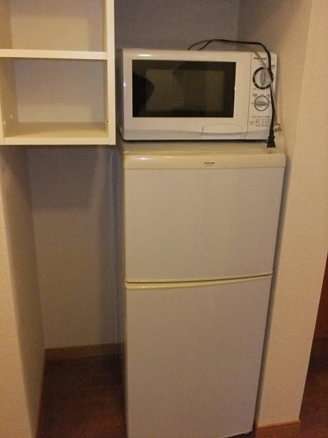 Other Equipment. Refrigerator and microwave ☆