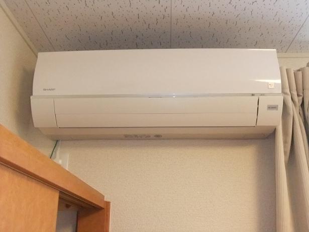 Other Equipment. It has air conditioning, of course with ☆