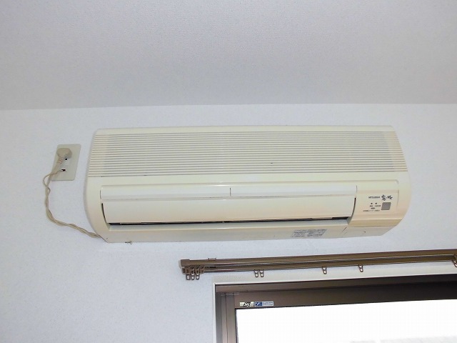 Other Equipment. Air-conditioned ☆ Also it comes with lighting ☆