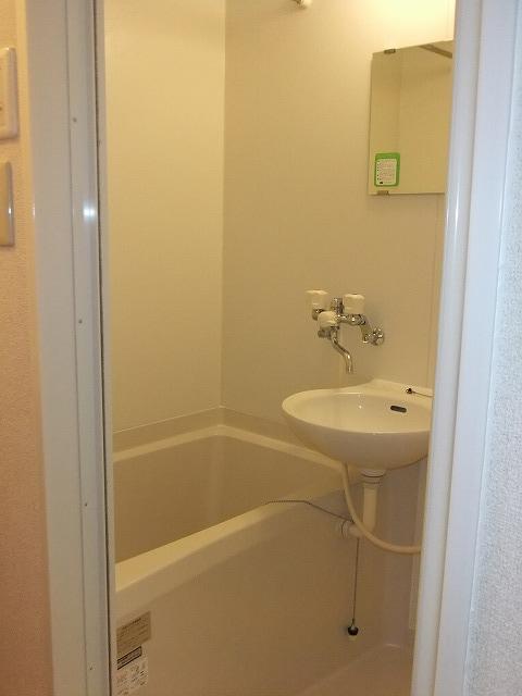 Bath. It is a bath with a bathroom ventilation dryer ☆
