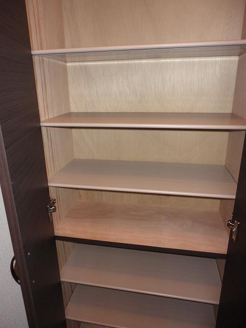 Receipt. Shoebox storage enters plenty ☆