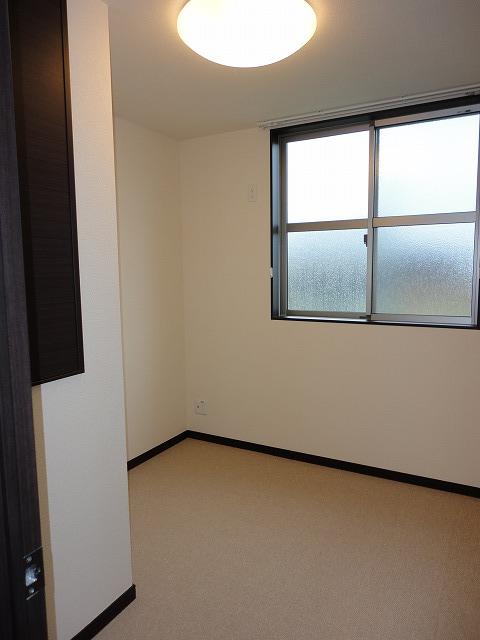 Living and room. 2F is carpet ☆