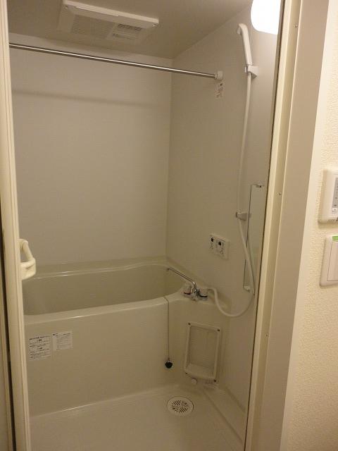 Bath. It is with bathroom ventilation dryer ☆