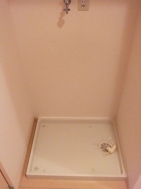 Other Equipment. Washing machine in the room ☆