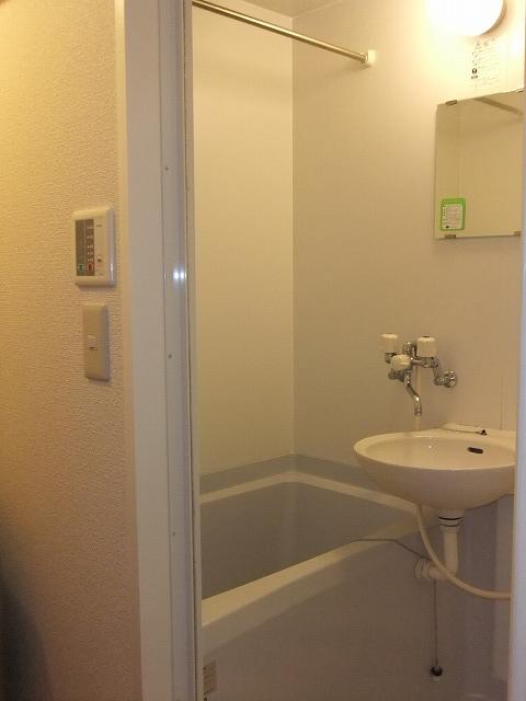 Bath. It is a bath with a bathroom ventilation dryer ☆