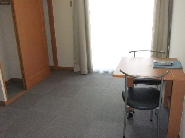 Living and room. The first floor of the rooms are flooring ☆