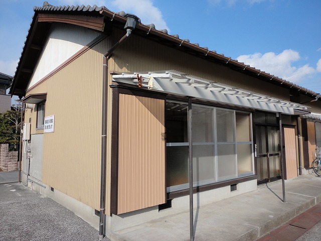 Building appearance. Retro look ☆