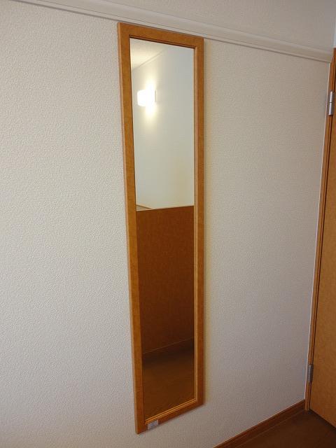 Other Equipment. Also ok check before going out because there is a full-length mirror! !